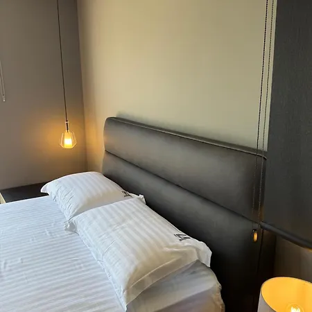La Luxury Rooftop Apartamento Tirana