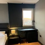 La Luxury Rooftop * Tirana
