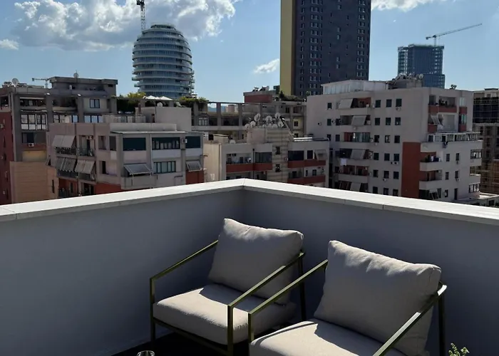La Luxury Rooftop Lägenhet Tirana