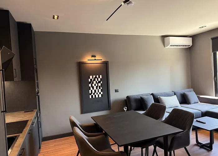 La Luxury Rooftop * Tirana