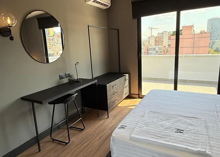 La Luxury Rooftop Lägenhet Tirana