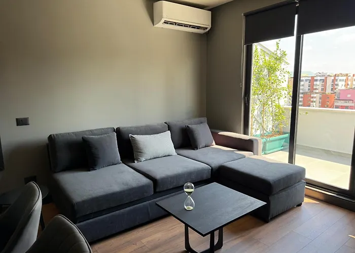 La Luxury Rooftop * Tirana